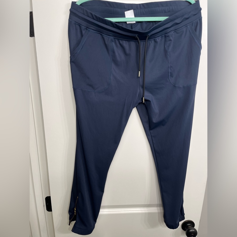4 pairs of NWOT zyia joggers/leggings